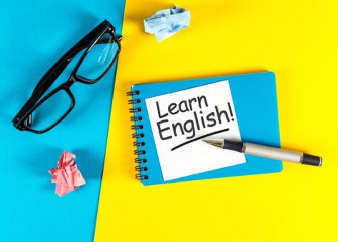 "What are the key benefits of enrolling in a Spoken English Course for individuals, especially students?"